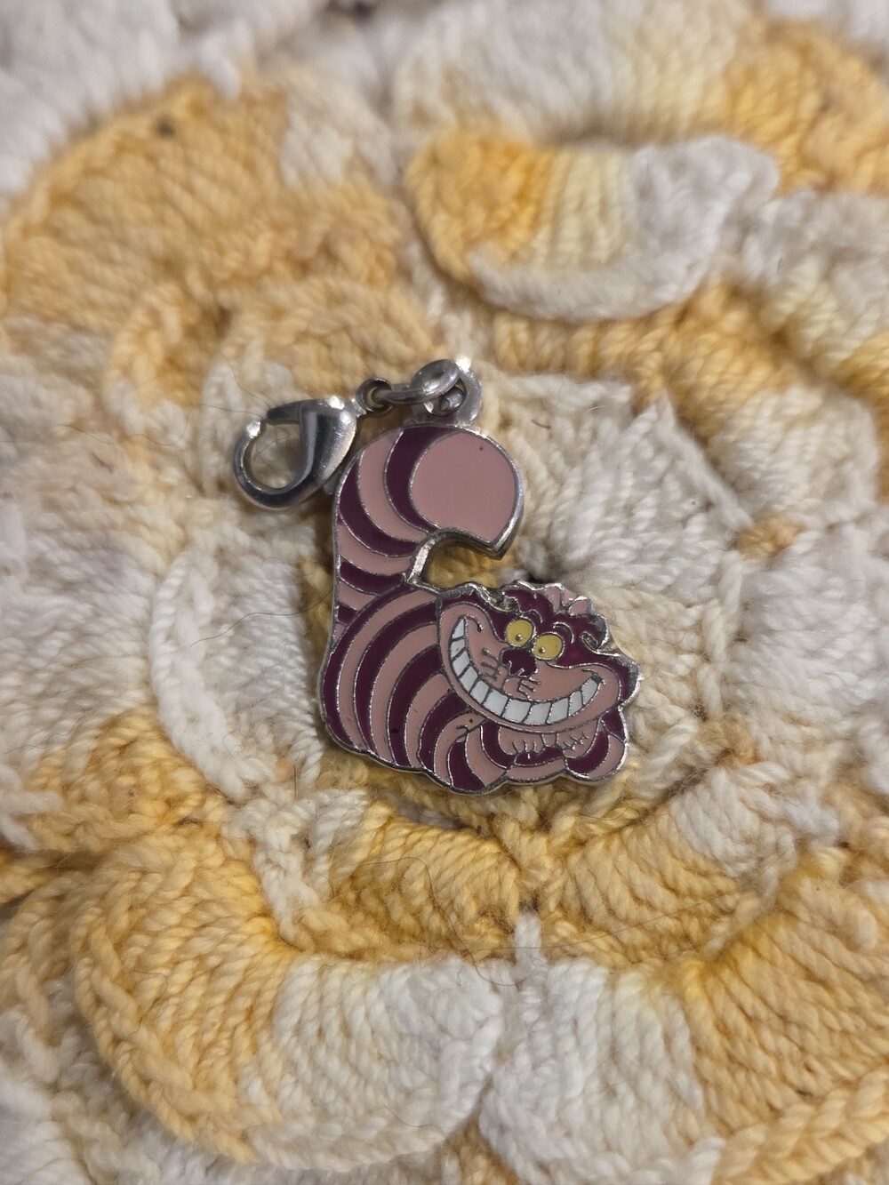 ✨️Free With Purchase✨️ Disney Cheshire Cat Charm Zipper Pull